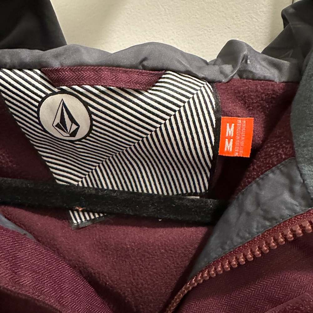 Women’s Volcom Jacket - Picture 2 of 8